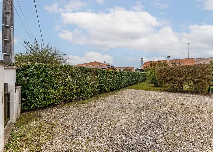 Maison à Pour 3 Pers, 200m Du Lac, Terrasse Et Jardin - Fr-1-521-250 *